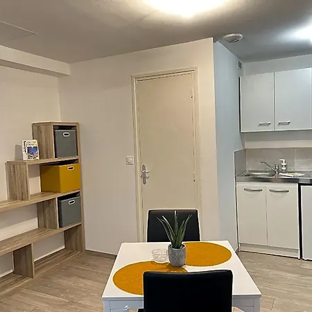 Otel La Place 2*